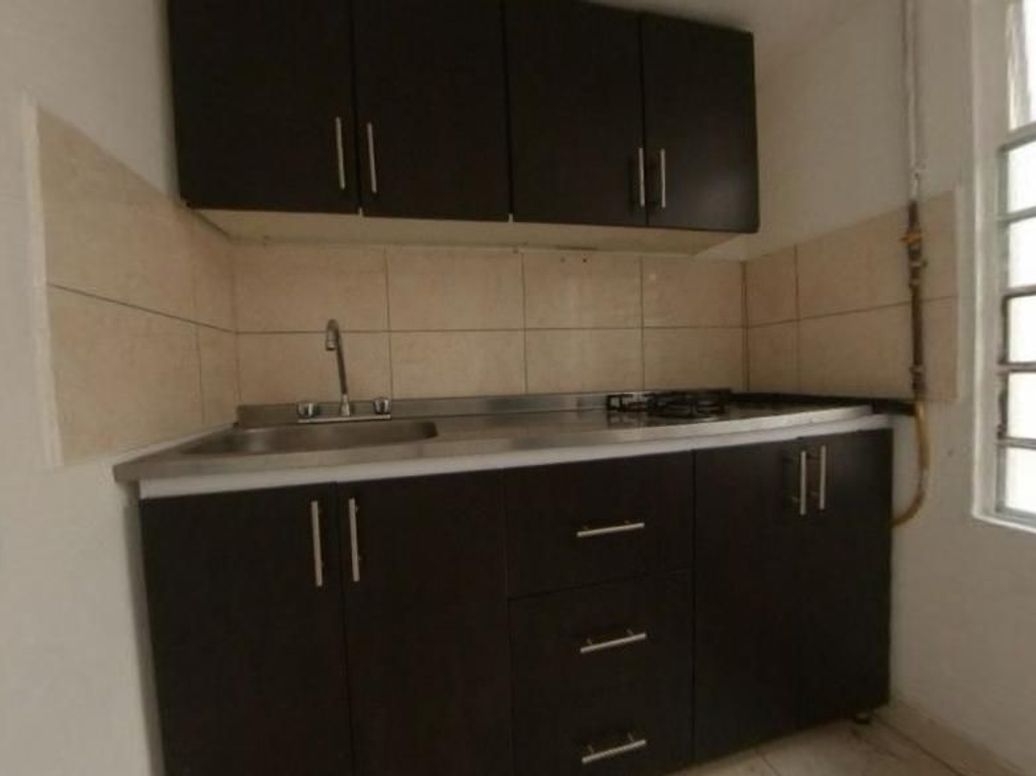 Casa de 5 alcobas en venta en Restrepo, Bogotá, 330 m² · foto 5 de 6