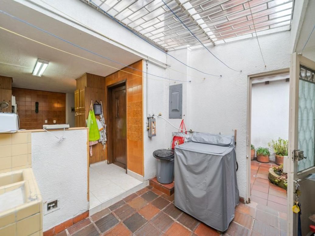 Casa de 3 alcobas en venta en Santa Barbara Central, Bogotá, 266 m² · foto 13 de 20