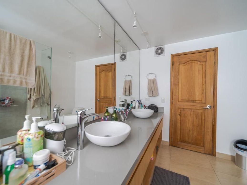 Apartamento de 4 alcobas en venta en Rincon Del Chicó, Bogotá, 230 m² · foto 16 de 20