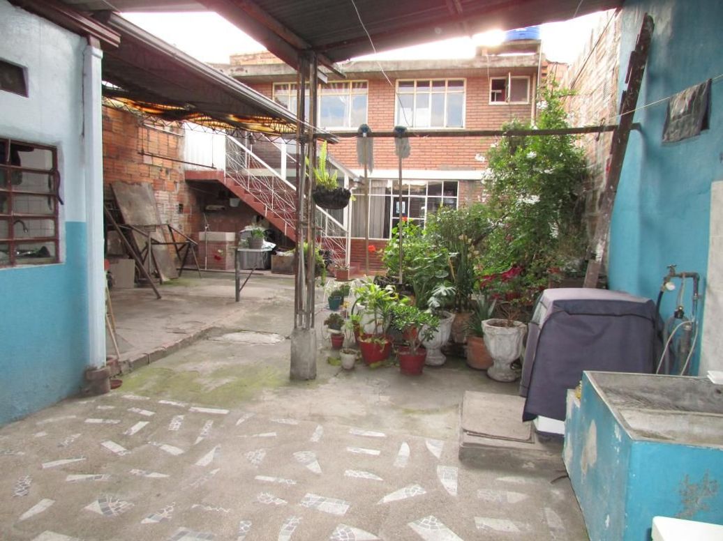 Casa de 10 alcobas en venta en Claret, Bogotá, 342 m² · foto 20 de 20