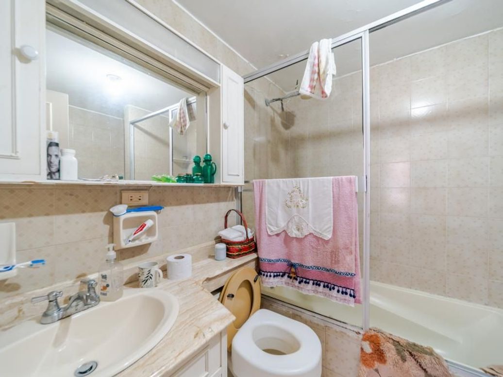 Apartamento de 3 alcobas en venta en Santa Barbara Central, Bogotá, 132 m² · foto 14 de 20