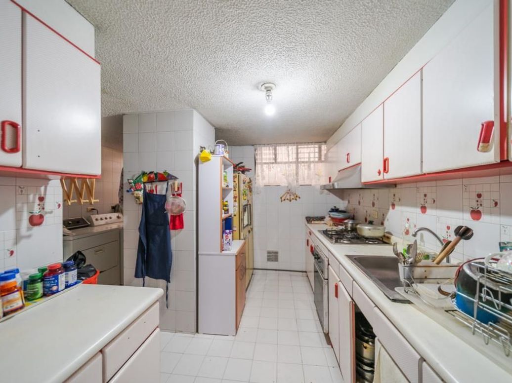 Apartamento de 3 alcobas en venta en Santa Barbara Central, Bogotá, 132 m² · foto 5 de 20
