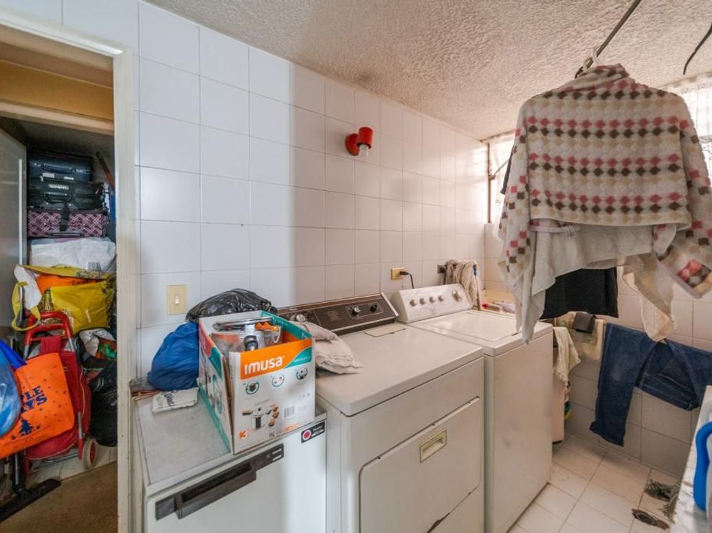 Apartamento de 3 alcobas en venta en Santa Barbara Central, Bogotá, 132 m² · foto 4 de 20