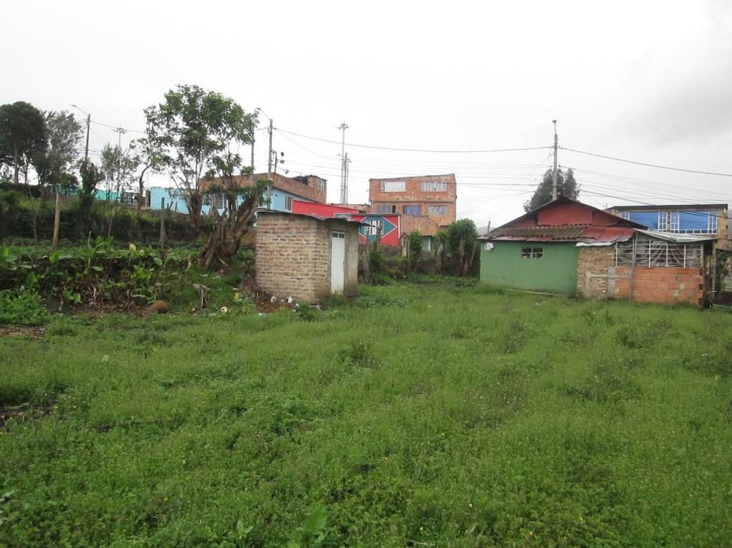 Casa de 1 alcoba en venta en Usme Centro, Bogotá, 1002 m² · foto 7 de 10