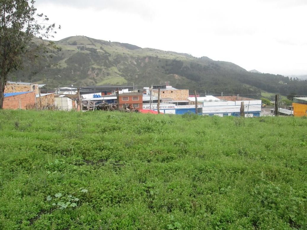 Casa de 1 alcoba en venta en Usme Centro, Bogotá, 1002 m² · foto 10 de 10