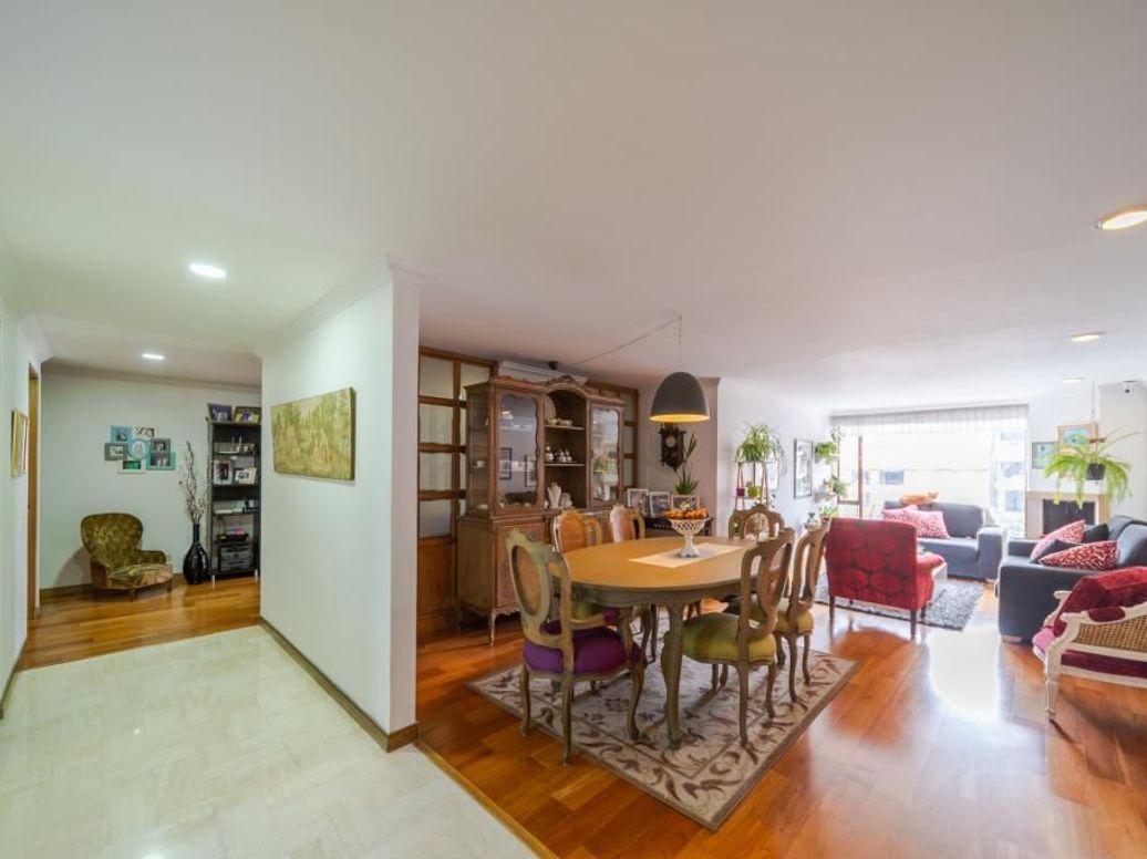 Apartamento de 3 alcobas en venta en La Castellana, Bogotá, 139 m² · foto 2 de 20