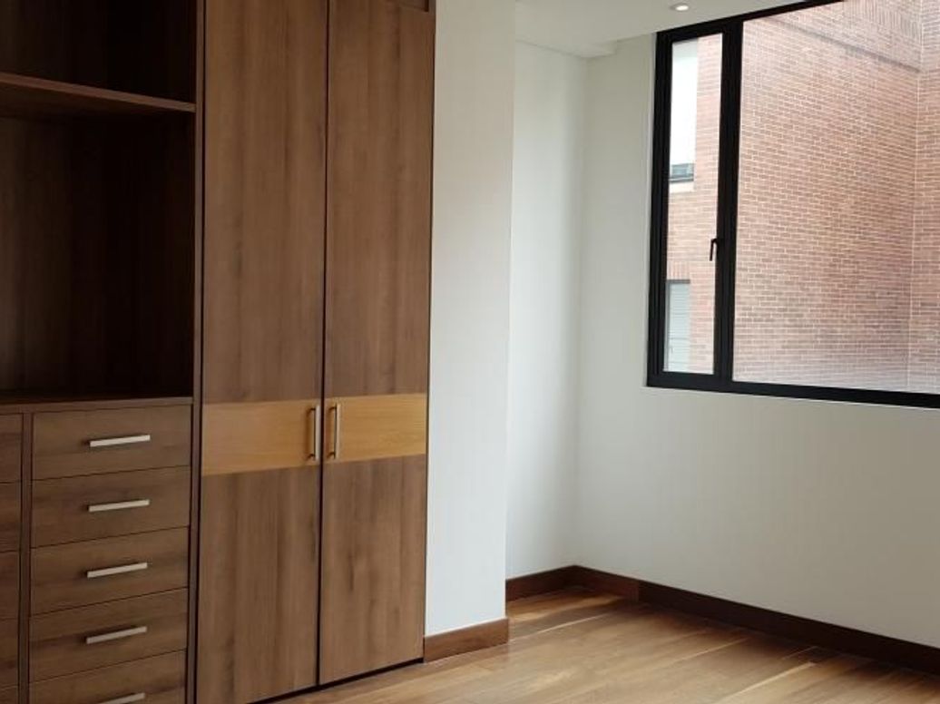 Apartamento de 2 alcobas en venta en Chicó Norte, Bogotá, 145 m² · foto 8 de 19