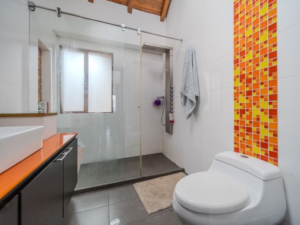 Casa de 3 alcobas en venta en Suba Naranjos, Bogotá, 300 m² · foto 16 de 20