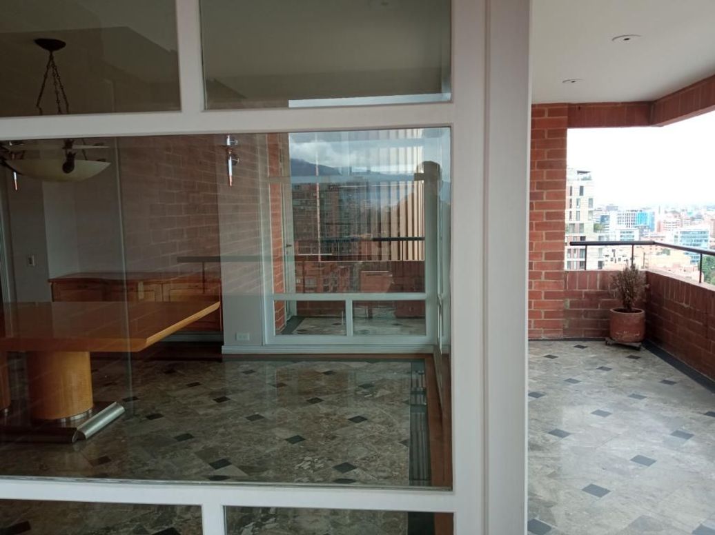 Apartamento de 4 alcobas en venta en La Cabrera, Bogotá, 421 m² · foto 6 de 20