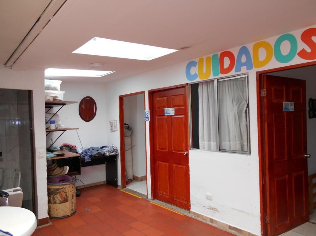 Casa de 18 alcobas en venta en Estrella Del Norte, Bogotá, 207 m² · foto 11 de 20