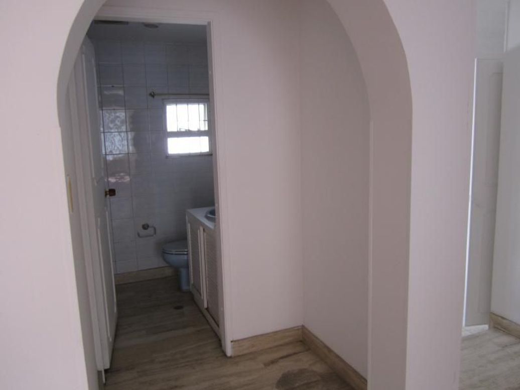 Casa de 6 alcobas en venta en Santa Barbara Central, Bogotá, 330 m² · foto 10 de 20