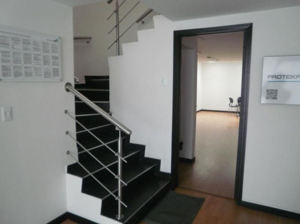 Casa de 8 alcobas en venta en Estoril, Bogotá, 263 m² · foto 9 de 20