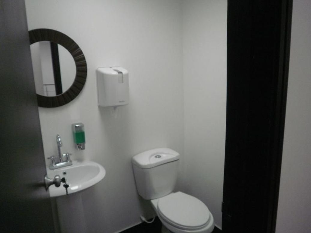 Casa de 8 alcobas en venta en Estoril, Bogotá, 263 m² · foto 19 de 20