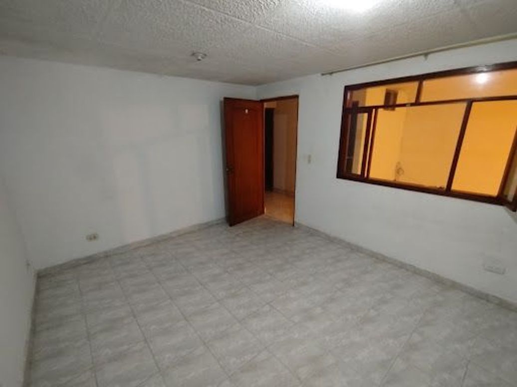 Casa de 8 alcobas en venta en Vereda Suba Rincón, Bogotá, 228 m² · foto 13 de 14