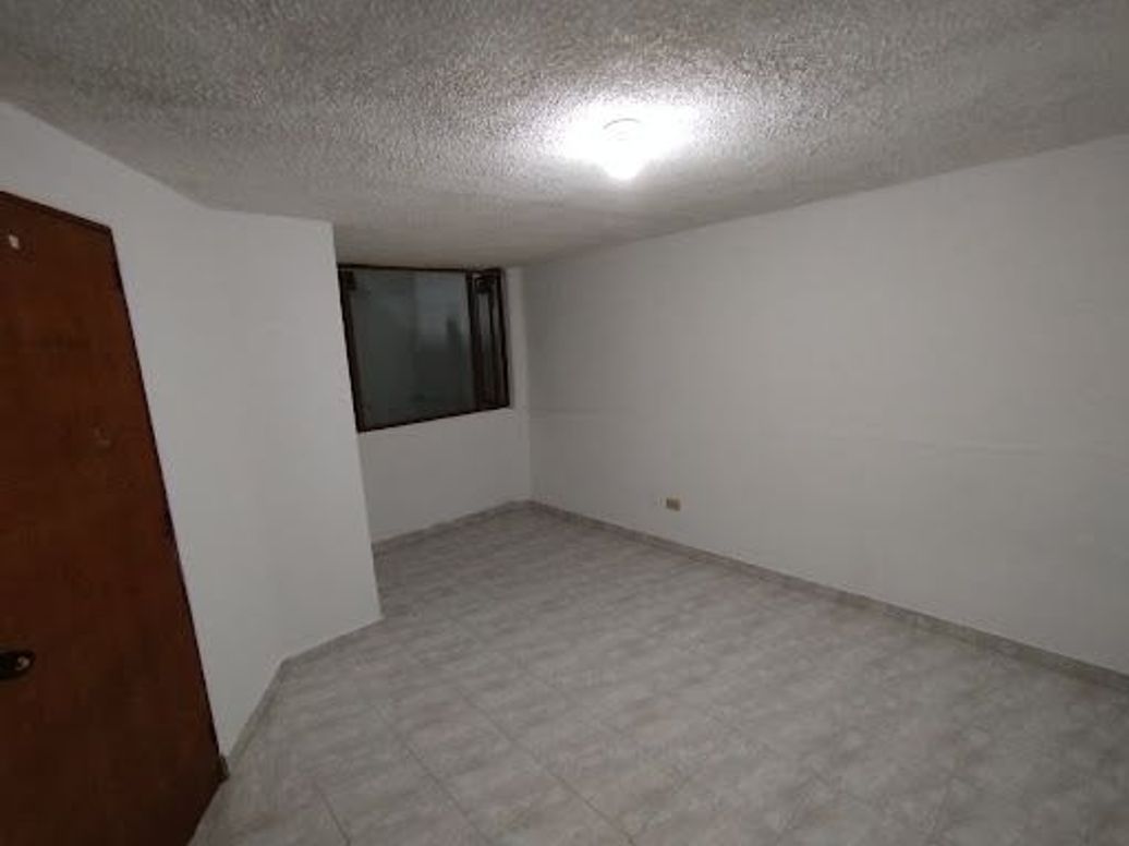 Casa de 8 alcobas en venta en Vereda Suba Rincón, Bogotá, 228 m² · foto 10 de 14