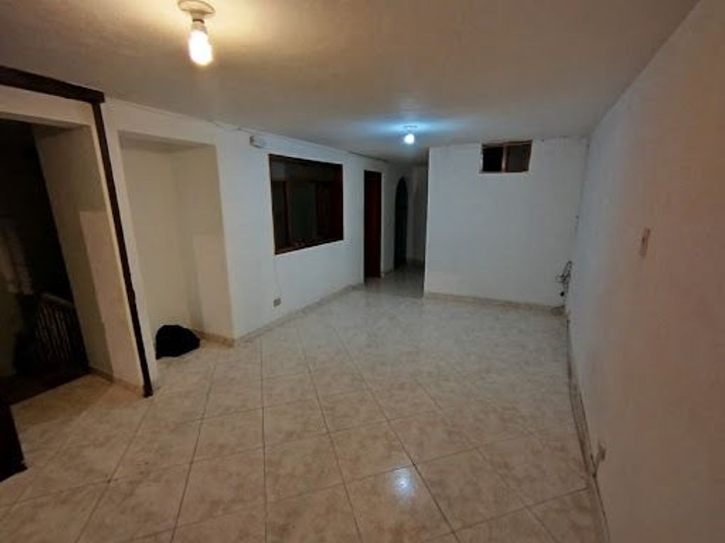 Casa de 8 alcobas en venta en Vereda Suba Rincón, Bogotá, 228 m² · foto 5 de 14
