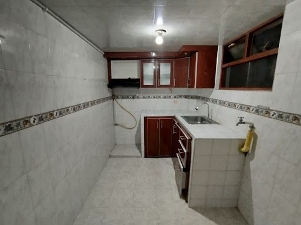 Casa de 8 alcobas en venta en Vereda Suba Rincón, Bogotá, 228 m² · foto 8 de 14