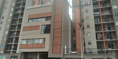 Apartaestudio  de 24.83 mt2, ubicado en el Conjunto Urbana Park 8vo. piso, vista interna,  sala comedor cocina integral zona de lavandería, alcoba, baño y espacio para un estudio. Cuenta con dos depósitos, parqueadero comunal, el conjunto tiene  parque infantil, gym al aire libre y salón comunal.Facilidad de transporte público paradero del sitp cerca a la calle 13 y al Centro Comercial Hayuelos y Multiplaza cita previa