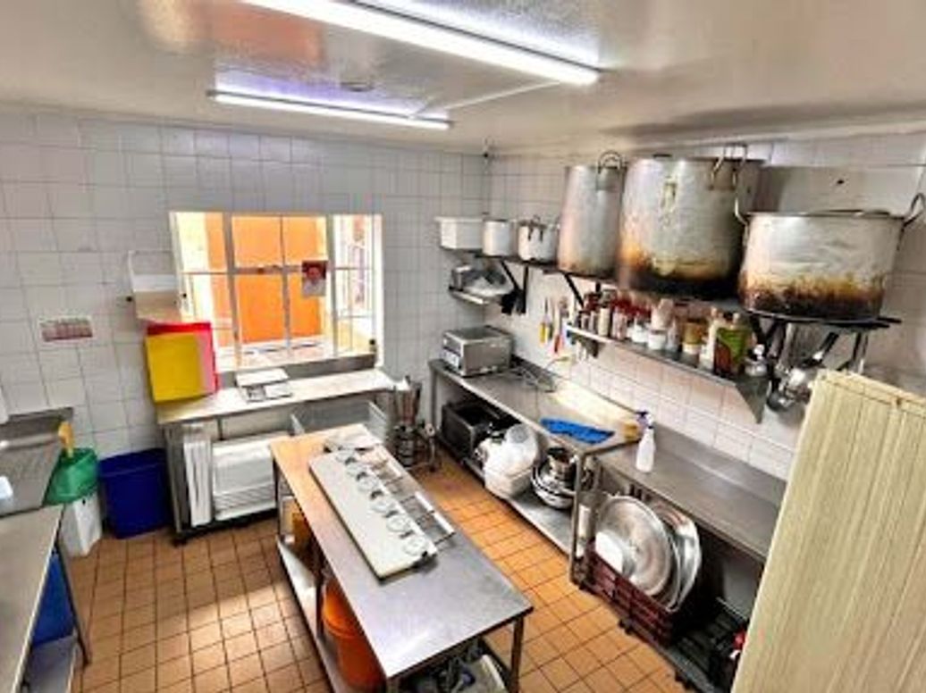 Casa de 7 alcobas en venta en Quinta Camacho, Bogotá, 364 m² · foto 18 de 20