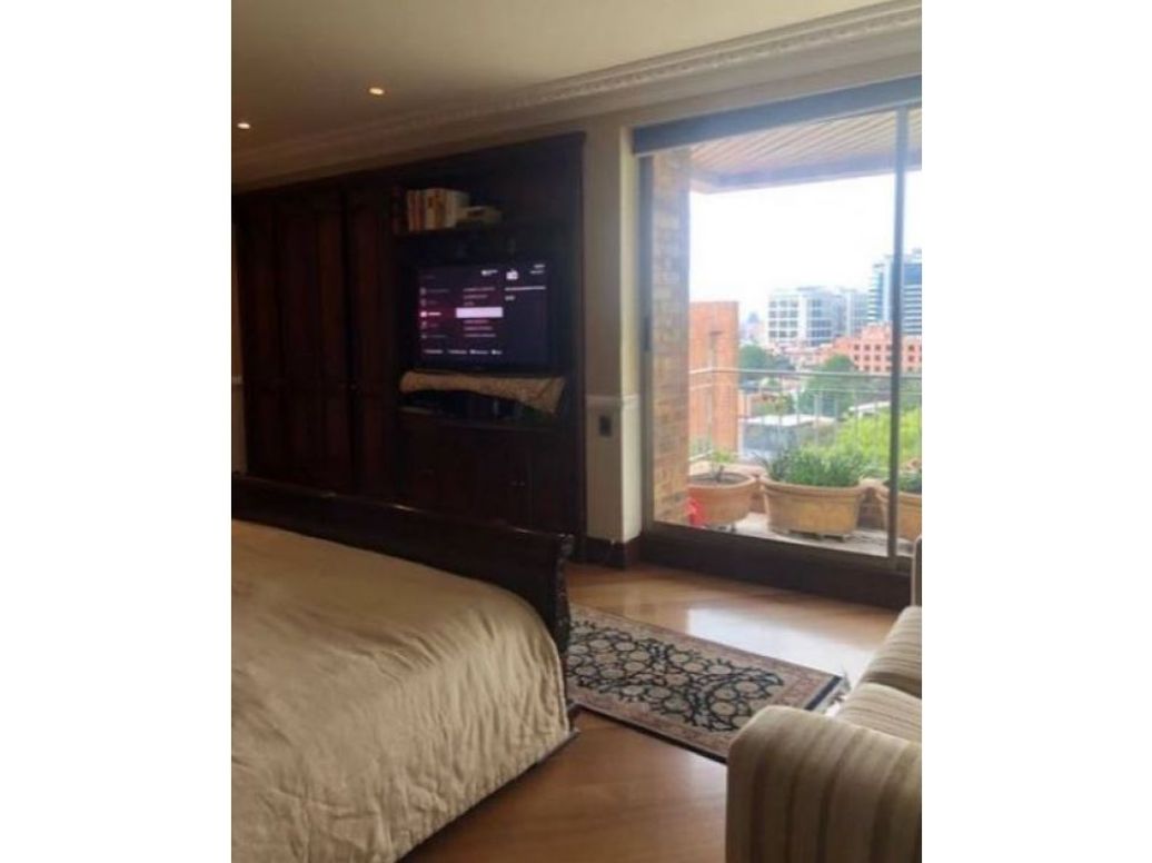 Apartamento de 3 alcobas en venta en Santa Barbara Alta, Bogotá, 277 m² · foto 10 de 19