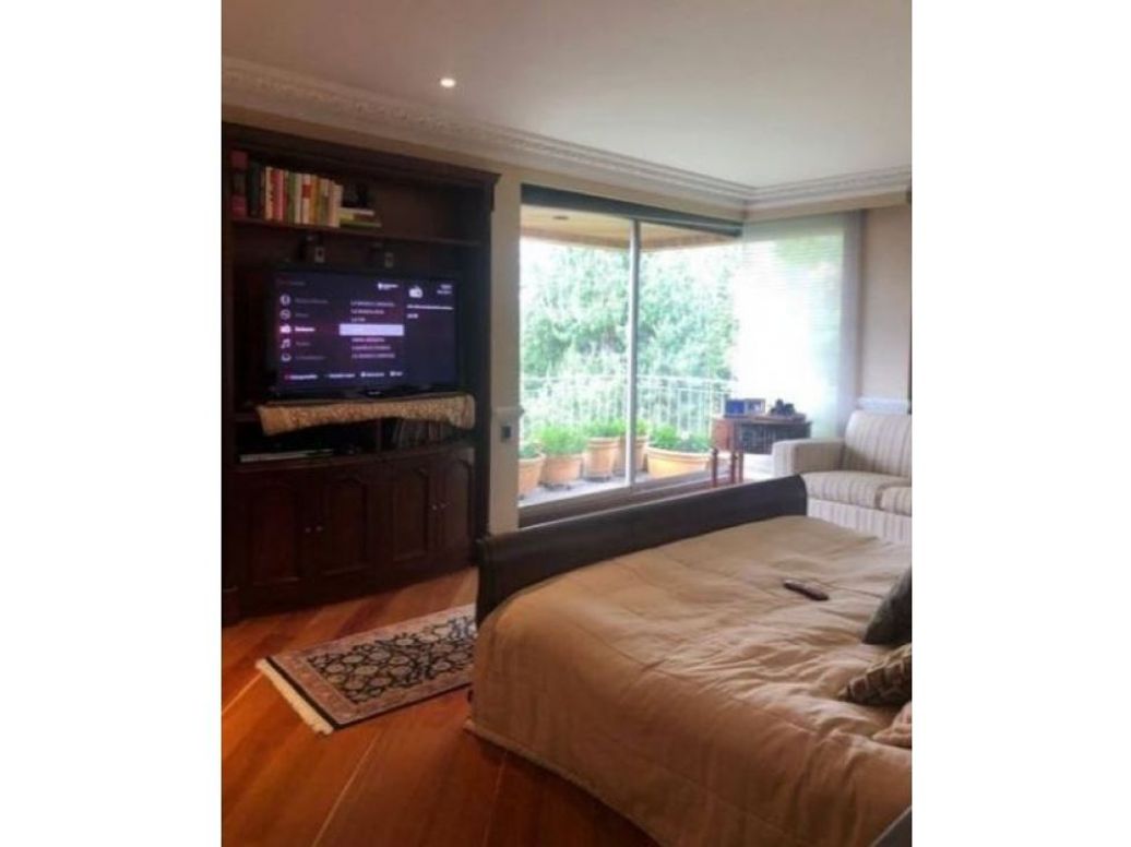 Apartamento de 3 alcobas en venta en Santa Barbara Alta, Bogotá, 277 m² · foto 9 de 19
