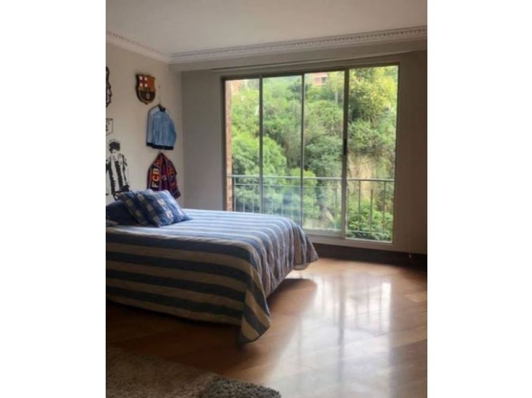 Apartamento de 3 alcobas en venta en Santa Barbara Alta, Bogotá, 277 m² · foto 11 de 19