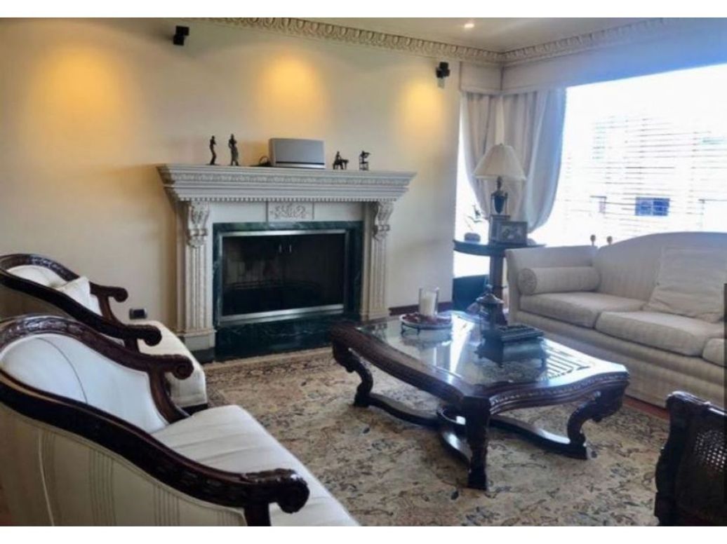 Apartamento de 3 alcobas en venta en Santa Barbara Alta, Bogotá, 277 m² · foto 2 de 19