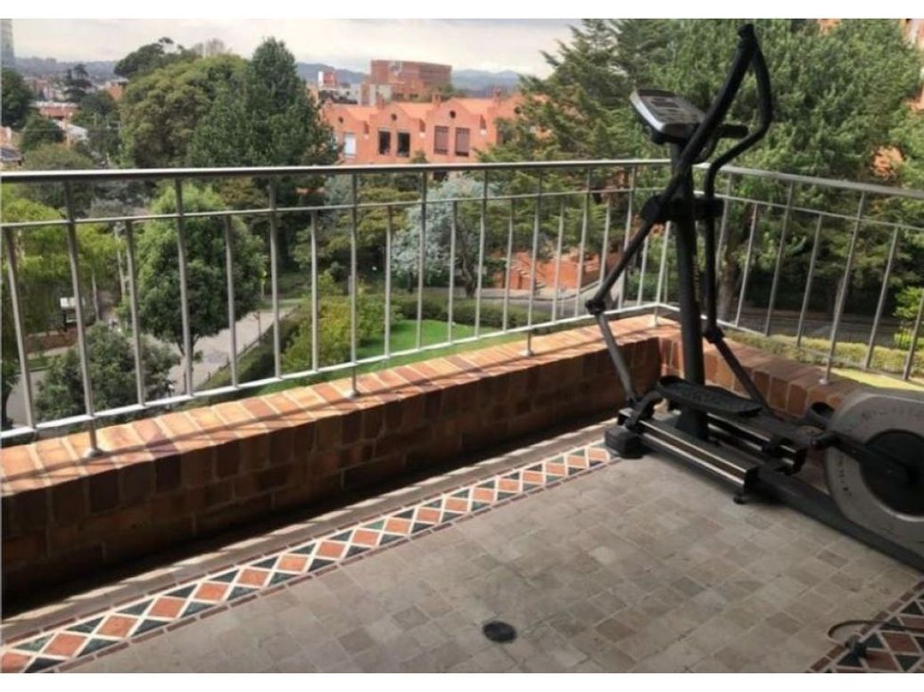 Apartamento de 3 alcobas en venta en Santa Barbara Alta, Bogotá, 277 m² · foto 18 de 19