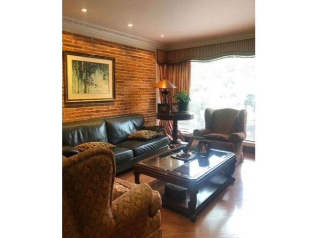 Apartamento de 3 alcobas en venta en Santa Barbara Alta, Bogotá, 277 m² · foto 3 de 19