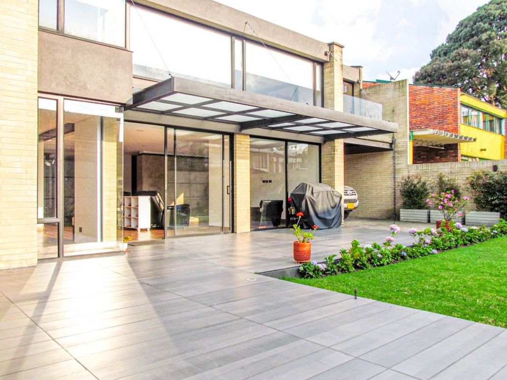 Casa de 5 alcobas en venta en Niza, Bogotá, 385 m² · foto 6 de 20