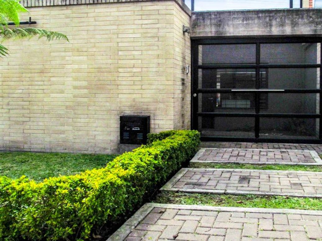 Casa de 5 alcobas en venta en Niza, Bogotá, 385 m² · foto 4 de 20