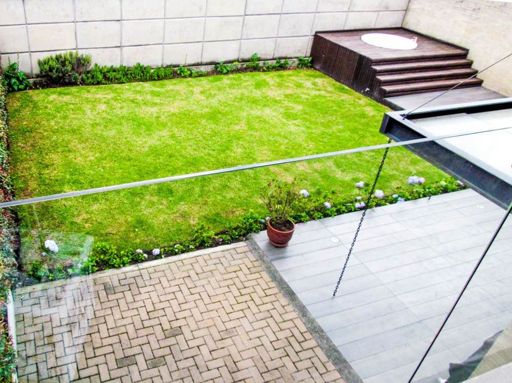 Casa de 5 alcobas en venta en Niza, Bogotá, 385 m² · foto 9 de 20