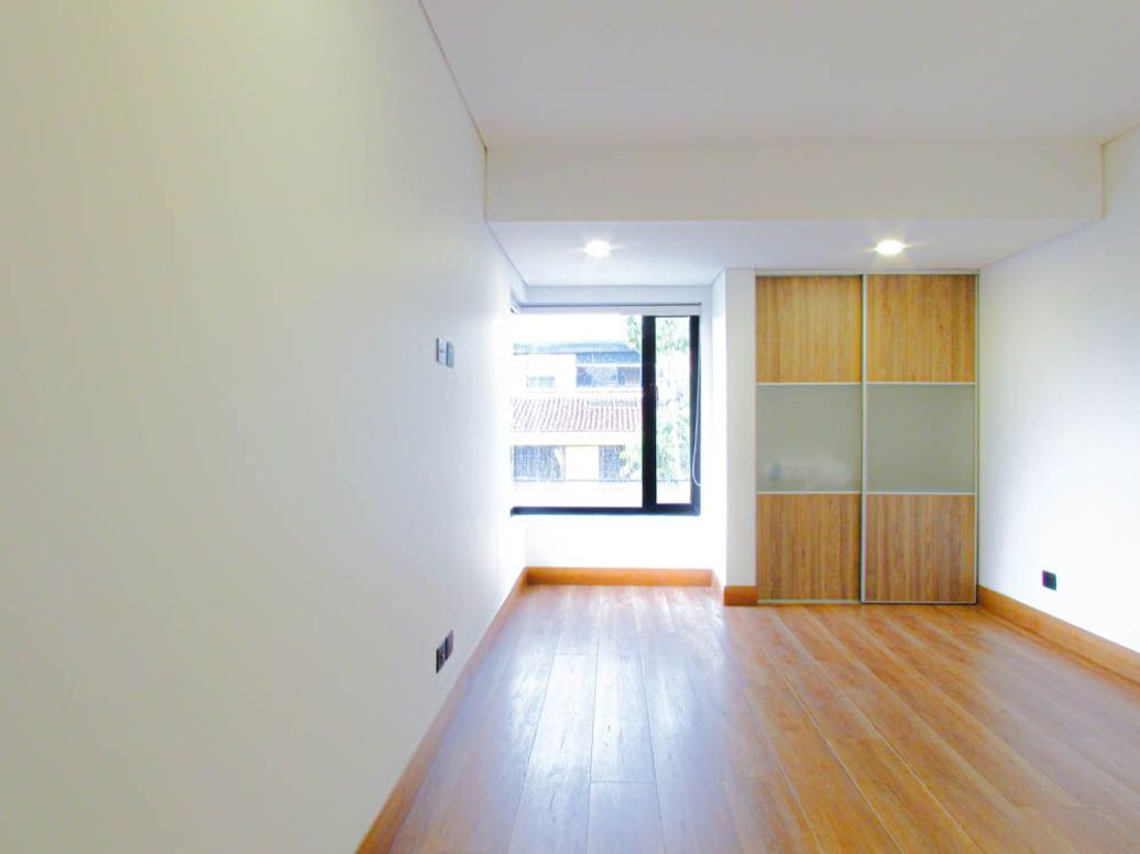 Casa de 5 alcobas en venta en Niza, Bogotá, 385 m² · foto 19 de 20