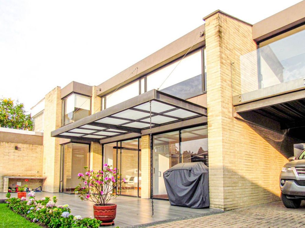 Casa de 5 alcobas en venta en Niza, Bogotá, 385 m² · foto 5 de 20