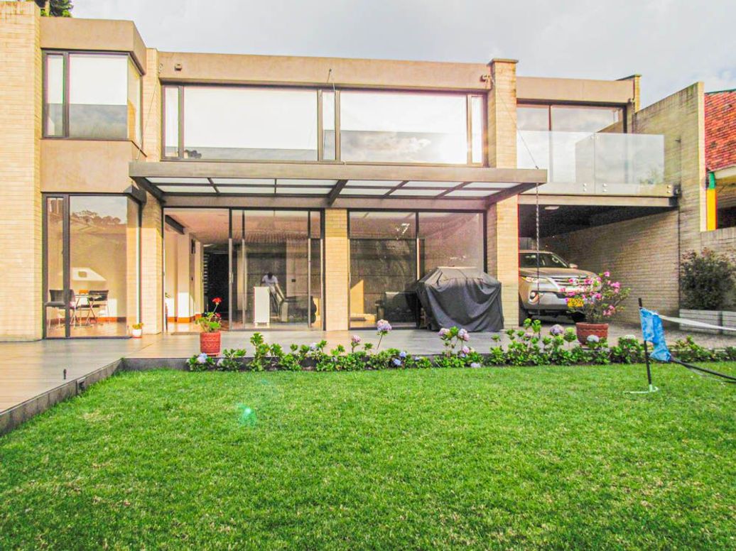 Casa de 5 alcobas en venta en Niza, Bogotá, 385 m² · foto 7 de 20