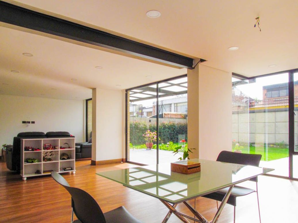 Casa de 5 alcobas en venta en Niza, Bogotá, 385 m² · foto 11 de 20