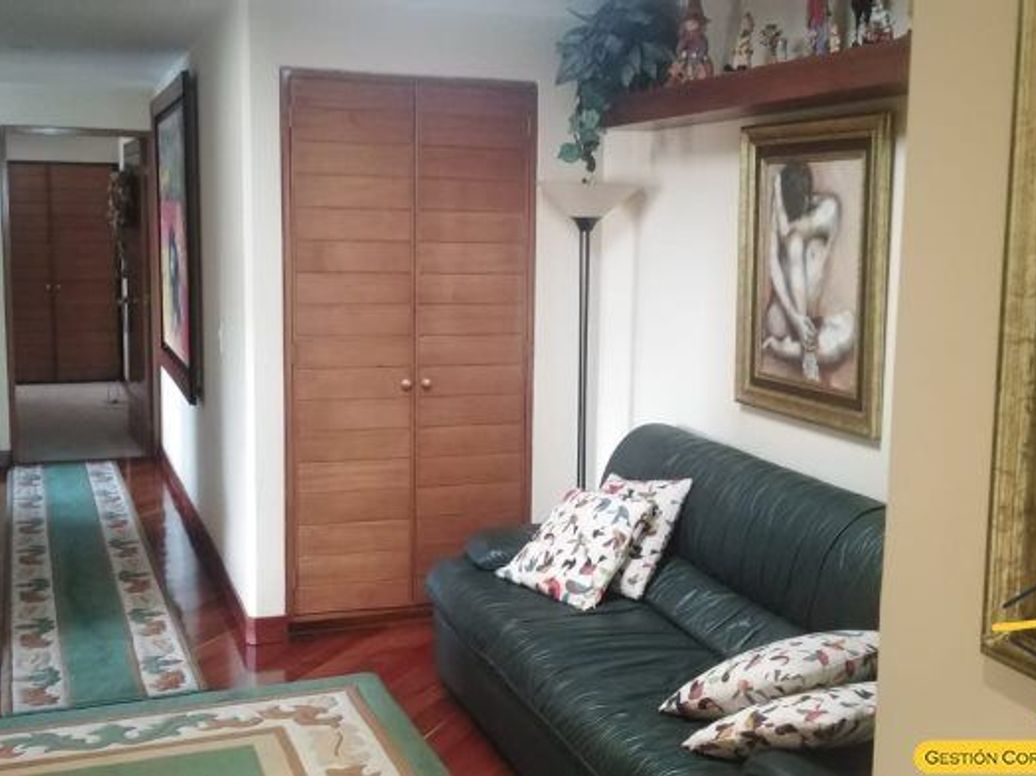 Apartamento de 3 alcobas en venta en Chico Navarra, Bogotá, 250 m² · foto 5 de 20