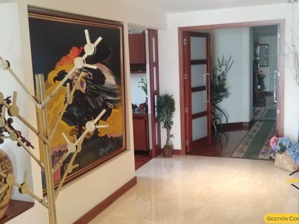Apartamento de 3 alcobas en venta en Chico Navarra, Bogotá, 250 m² · foto 9 de 20