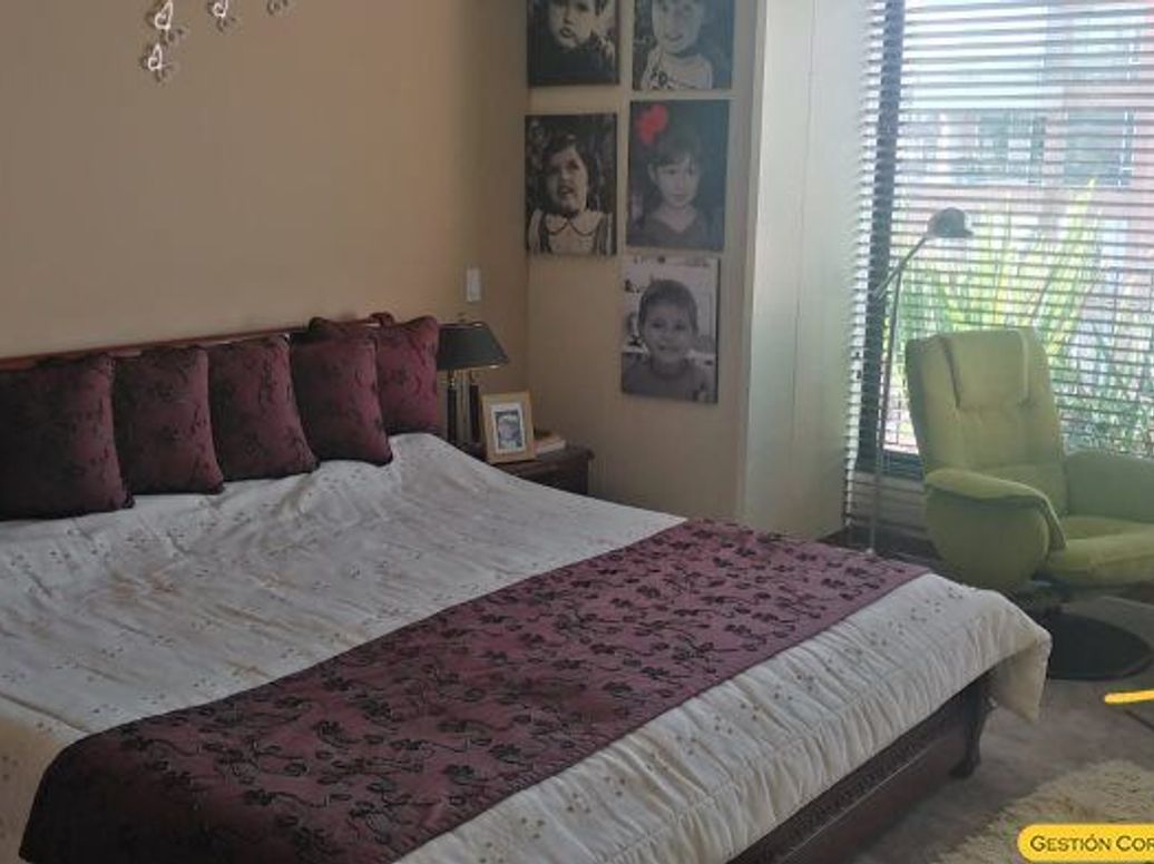 Apartamento de 3 alcobas en venta en Chico Navarra, Bogotá, 250 m² · foto 14 de 20