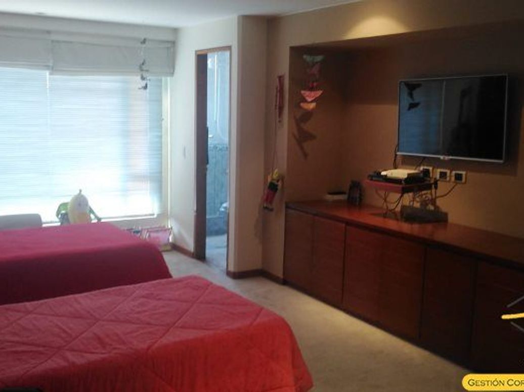 Apartamento de 3 alcobas en venta en Chico Navarra, Bogotá, 250 m² · foto 15 de 20