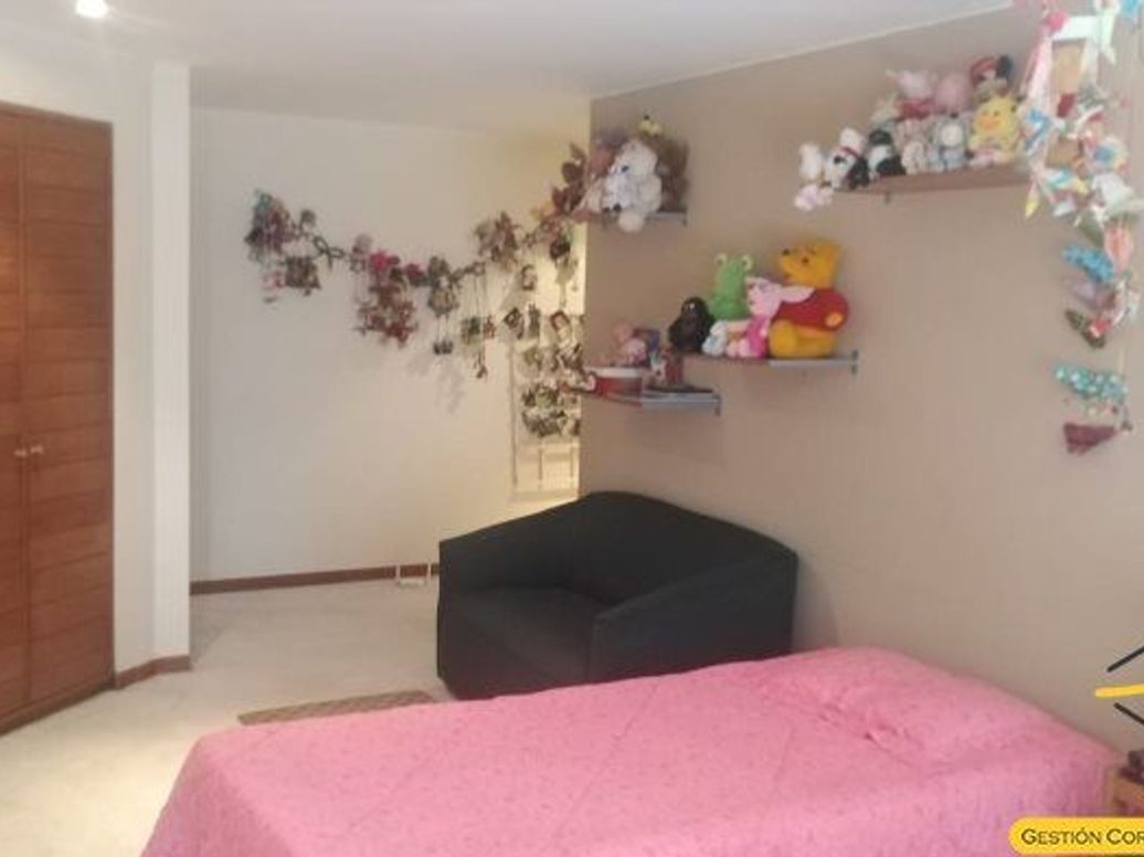 Apartamento de 3 alcobas en venta en Chico Navarra, Bogotá, 250 m² · foto 16 de 20