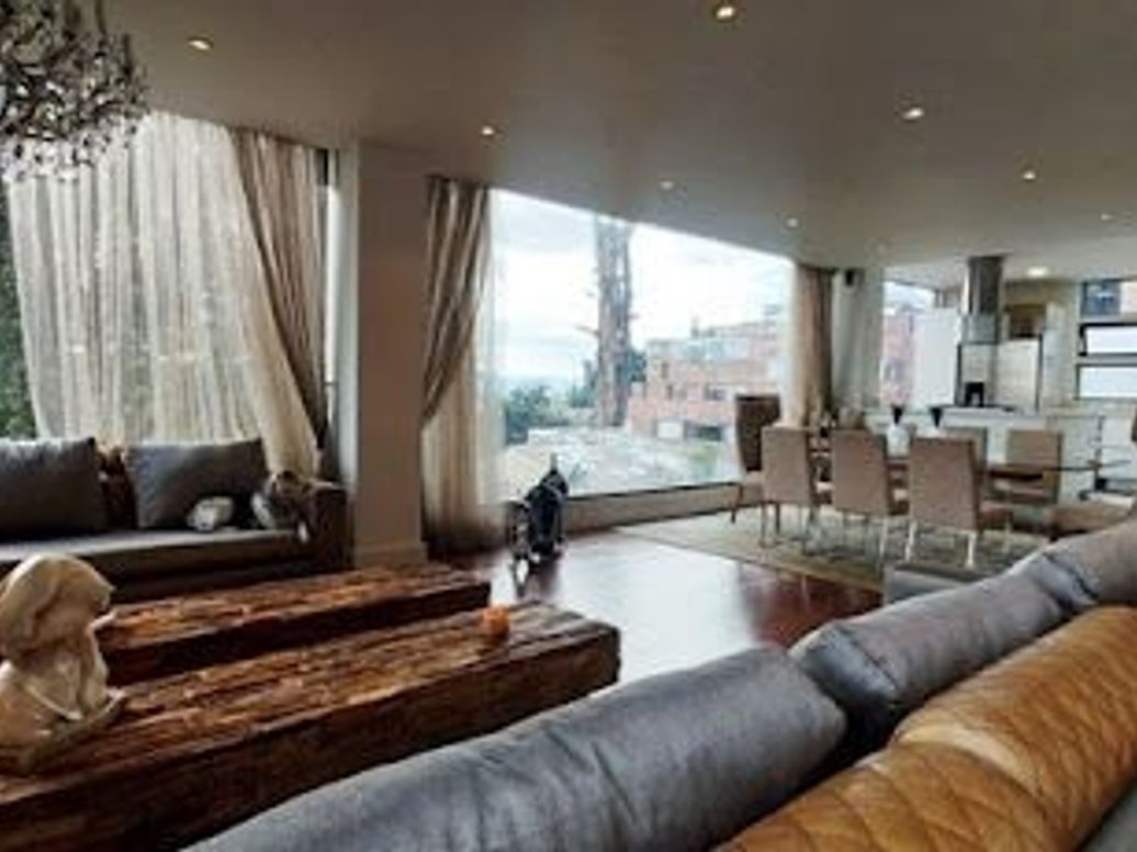 Casa de 3 alcobas en venta en Cedritos, Bogotá, 275 m² · foto 4 de 10