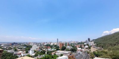 RENTO PENTHOUSE AMOBLADO - NORTE DE CALI
Penthouse en venta barrio Santa Monica Residendcial ubicado en piso 8 y 9 de un Edificio muy exclusivo donde se vive muy tranquilo y con privacidad
Desde donde puedes visualizar toda la ciudad.
Duplex de 400 Mts
En cada piso 200 Mts de confort y elegancia.
4 generosas habitaciones
6 baños
Balcones y terrazas muy amplias que brindan en estos espacios la comodidad extra que puedes tener en un penthouse como este.
Además cuenta con alcoba para empleada y espacios de estudio y Star de Tv, la Sala es independiente del comedor, la cocina es amplia, con mezon de Marmol y con cajones de madera en Cedro, muy amplios. El edificio no cuenta con Zona social, pero en penthouse tiene la terraza más cómoda y grande que puedas imaginar, con la mejor de las vistas.
Se paga de administración $2.600.000

El valor de este majestuoso apto es de $1.300.000 Millones en venta y se alquila amoblado en $9Millones