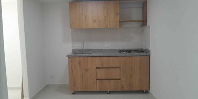 Excelente Oportunidad de Apartamento Duplex muy bien ubicado cerca a la 45 de Manrique, con buenas rutas de transporte público y vías de acceso. Cuenta con tres alcobas amplias con clóset y la alcoba principal cuenta con vestier, baño privado cabinado y enchapado, un baño en el area social cabinado y enchapado, cocina integral con red de gas, zona de ropas con buena iluminación y ventilación, estudio, terraza con excelente vista y ventilación. COD 9074

 
