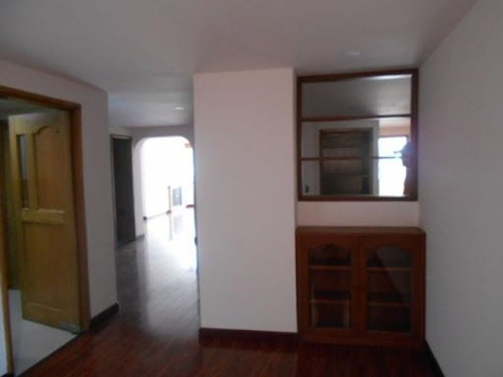 Apartamento de 3 alcobas en venta en Chico, Bogotá, 128 m² · foto 3 de 18