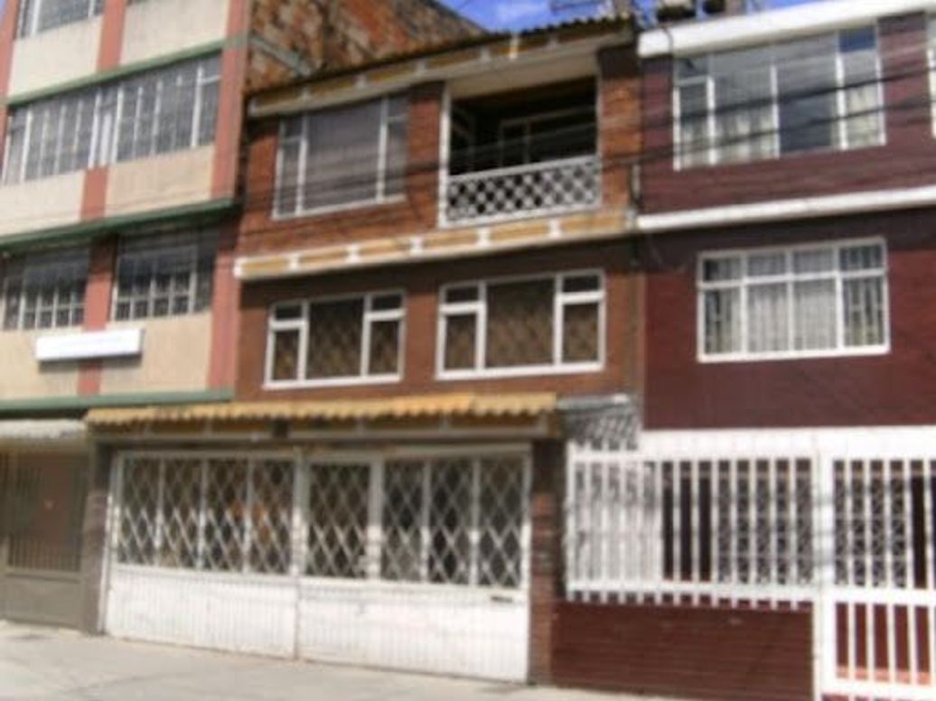 Casa de 8 alcobas en venta en Bonanza, Bogotá, 370 m² · foto 8 de 16