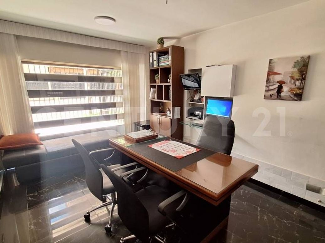 Casa de 11 alcobas en venta en Quinta Paredes, Bogotá, 600 m² · foto 14 de 20