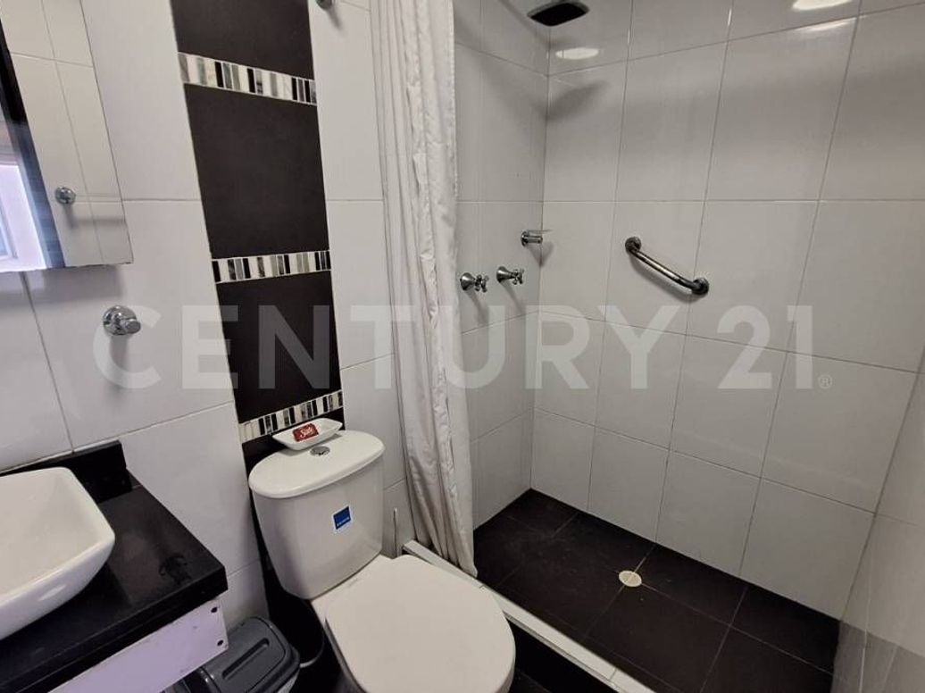 Casa de 11 alcobas en venta en Quinta Paredes, Bogotá, 600 m² · foto 19 de 20