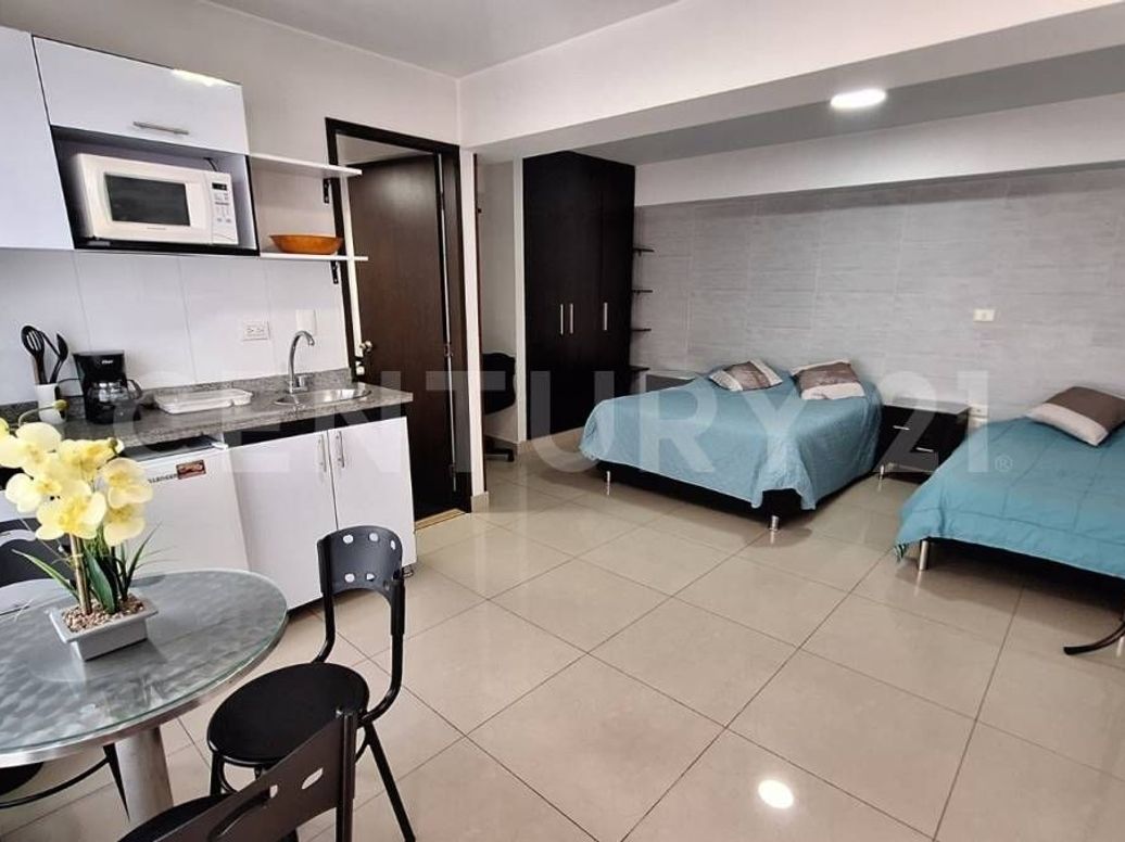 Casa de 11 alcobas en venta en Quinta Paredes, Bogotá, 600 m² · foto 2 de 20