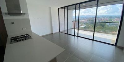 Apartamento en arriendo, de 75mts, cuenta con 2 habitaciones, principal con vestier y baño y balcón, auxiliar con closet, baño social, está dotado de cocina integral tipo isla, zona de ropas, sala-comedor, balcón con vista panorámica, parqueadero, cuarto útil y una excelente vista natural, está ubicado estratégicamente en un sector muy exclusivo conocido como los colegios en Rionegro, Antioquia